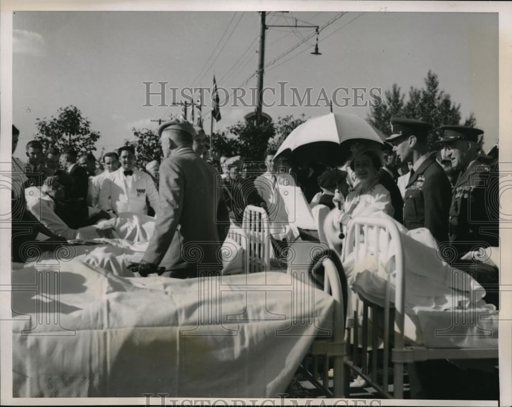 1939 Press Photo King George VI and Queen Elizabeth visit Univeristy Hospital - Historic Images