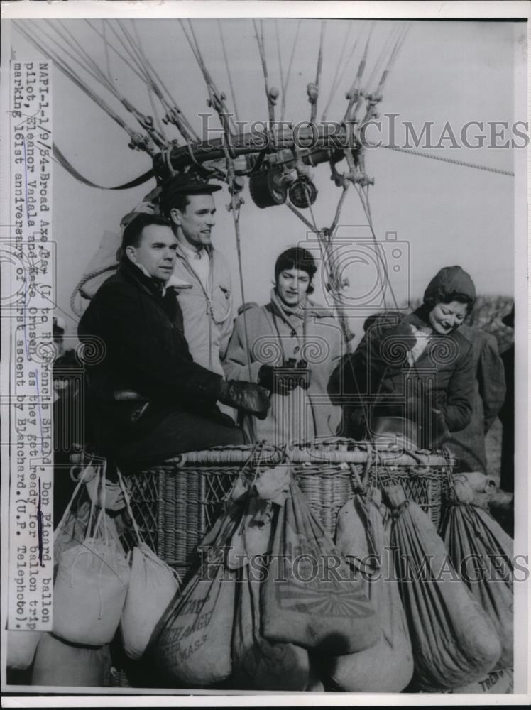 1954 Press Photo Francis Shield, Don Picard, Eleanor Vadala and Kate Ornsen - Historic Images