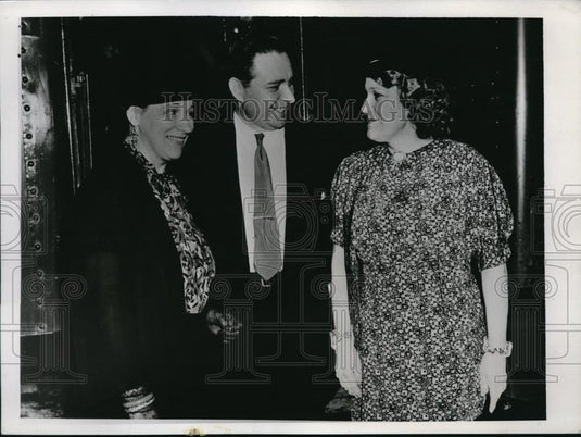1937 Press Photo Bioe Eaton, Joesph Wetzel, and Louise Taylor Arriving in Miami - Historic Images