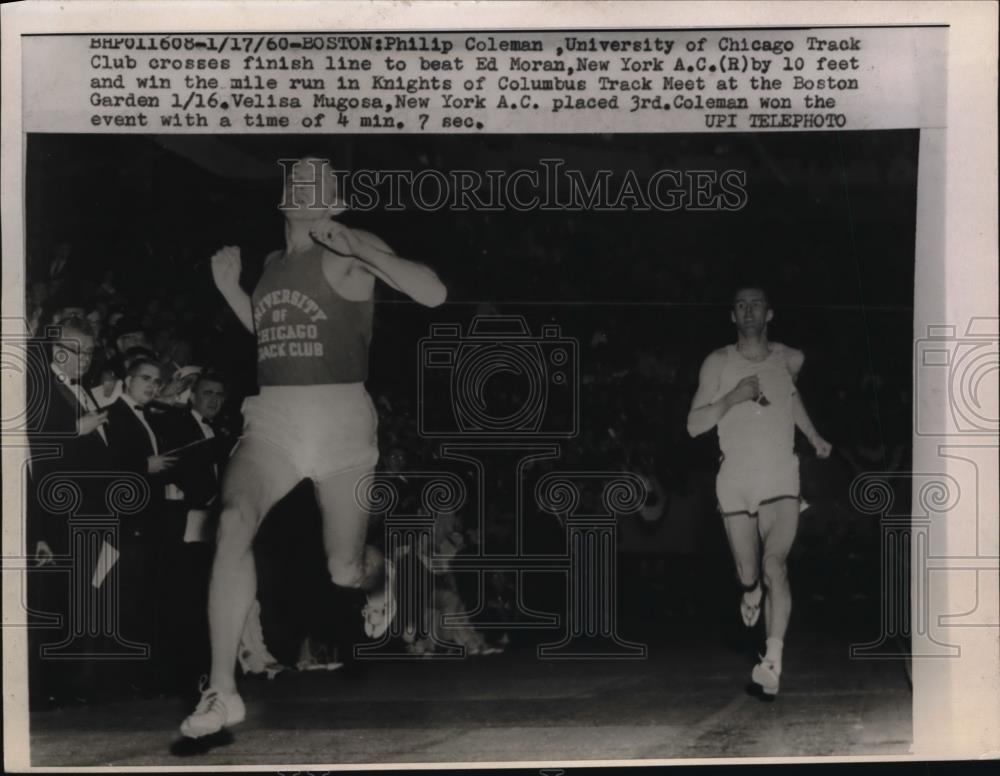 1960 Press Photo Boaton Philip Coleman beats Ed Moran by 10 ft to win mile - Historic Images