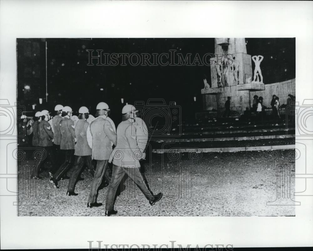 1970 Press Photo Amsterdam, Holland, Hippies In Protest - Historic Images