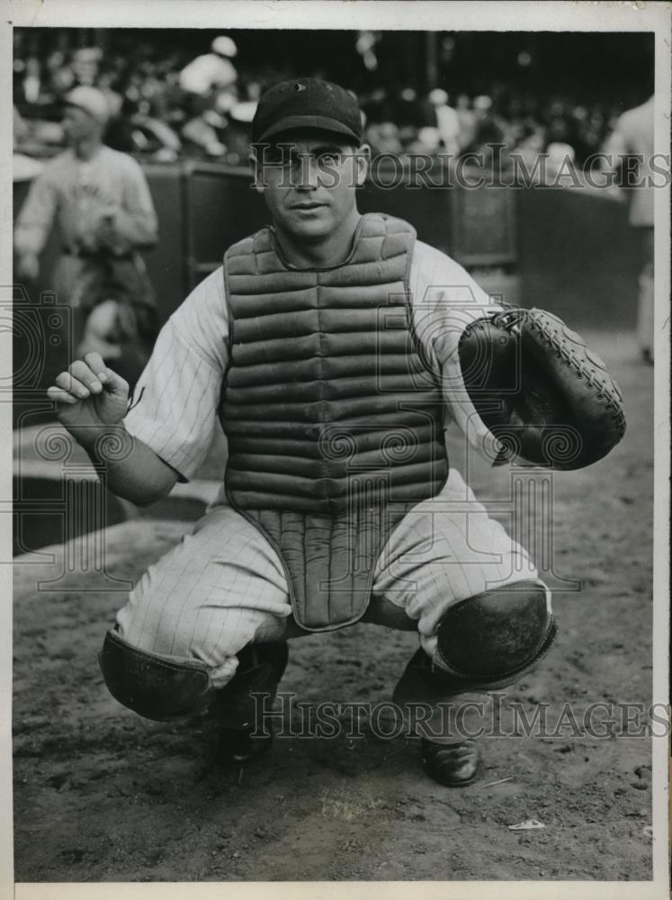 1933 Press Photo Luke Newell catcher of Wash Senators - nes19960 - Historic Images