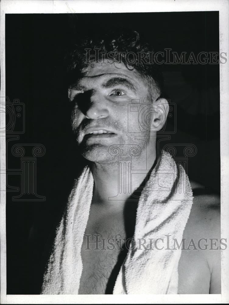 1942 Press Photo Greenwood Lakes NJ boxer Lou Noya for Tami Mauriello bout - Historic Images