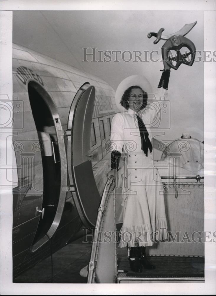 1938 Press Photo La Calif Jeanne Godshall cowgirl on flying tour for Shriners - Historic Images