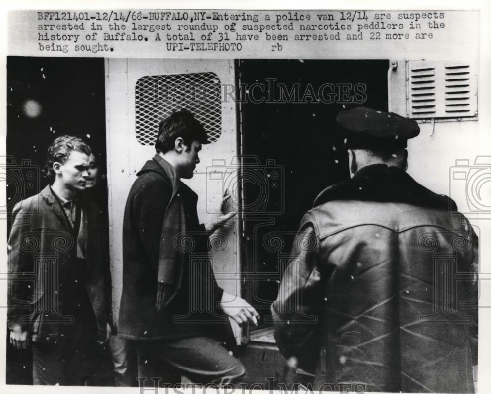 1968 Press Photo Suspects Arrested In Largest Roundup Of Narcotics Peddlers - Historic Images