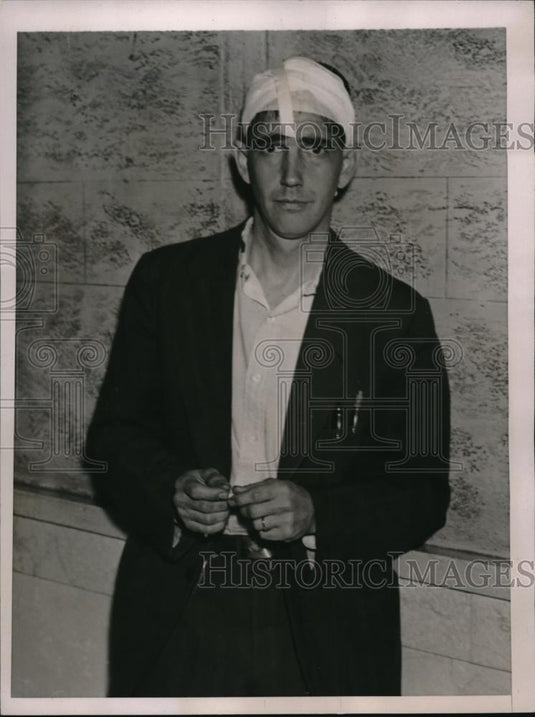 1936 Press Photo Francis Gray Bank Messenger Injured Farmingdale Long Island - Historic Images