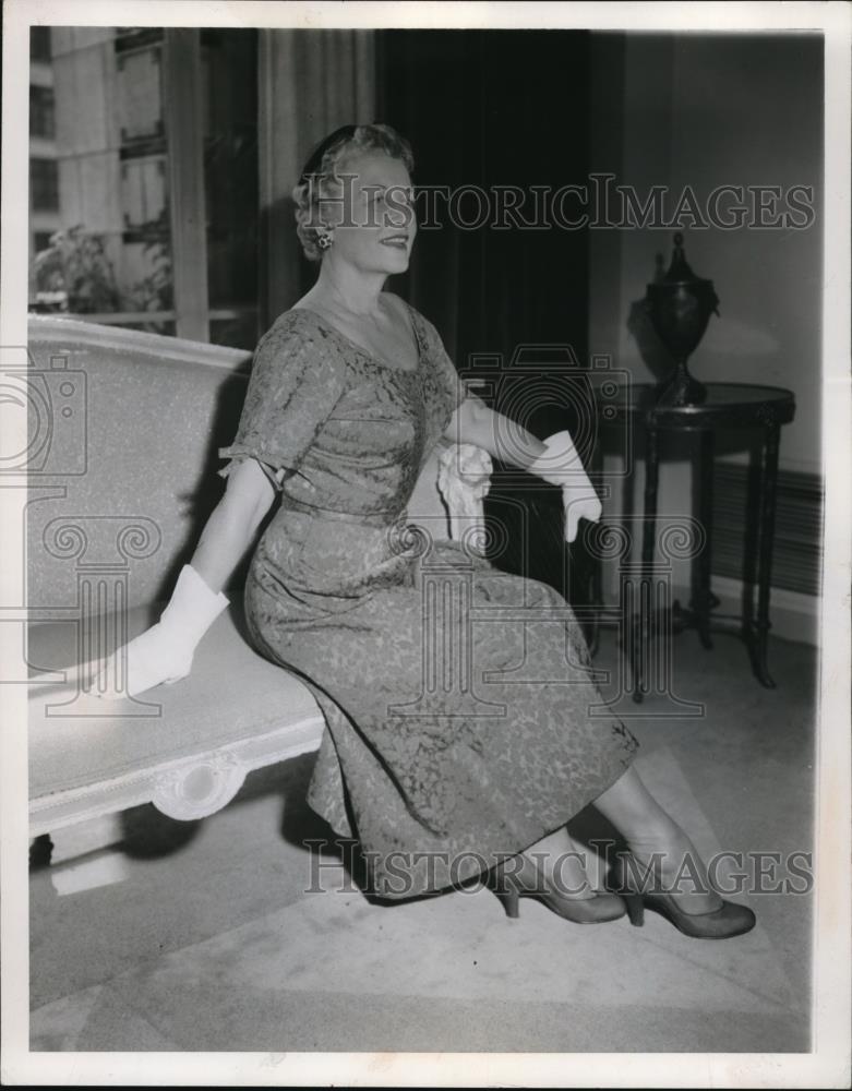 1954 Press Photo Irma Thomas Self-Potrait - Historic Images