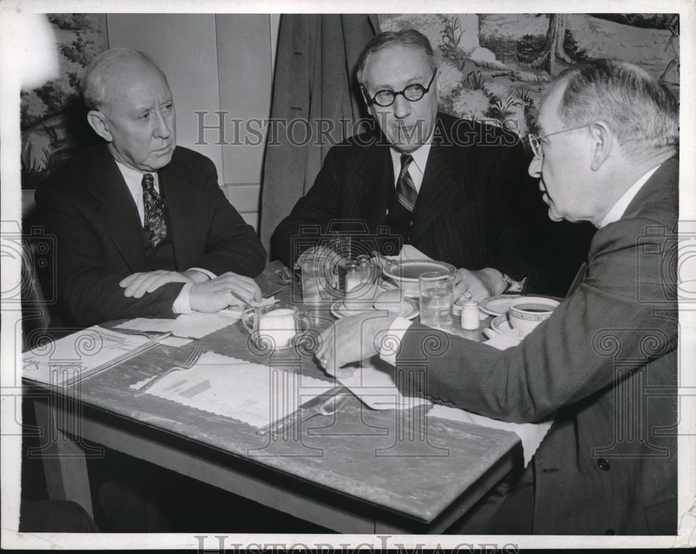 1942 Press Photo Wash DC DB Robertson,IC Cashen, HW Fraser union men - Historic Images