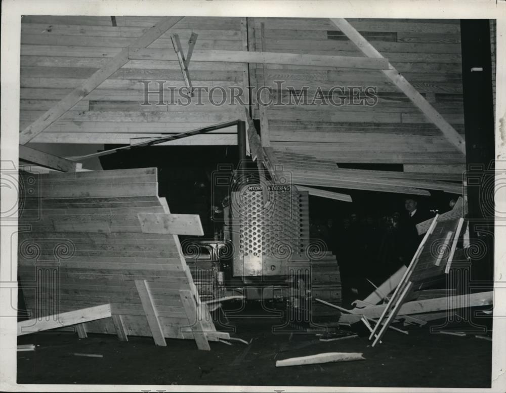 1938 Press Photo Farm tractor crashed doors at Cleveland auditorium - Historic Images