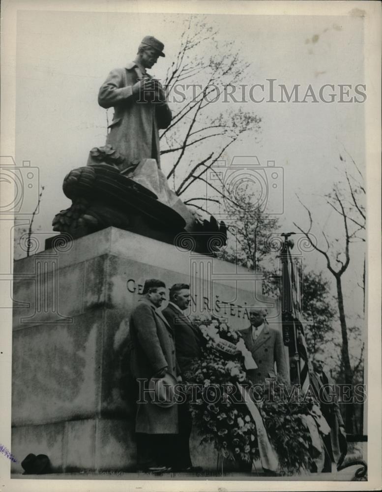 1937 Press Photo Dr John J Neberm Joe Dubincka, Mayor Barton - Historic Images