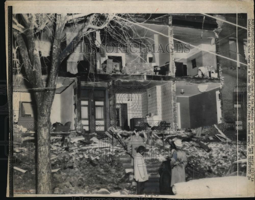 1959 Press Photo Front of a home torn after a Tornado - Historic Images