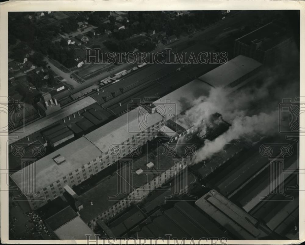 1937 Press Photo Fire at International Harvester Company Canton Illinois - Historic Images