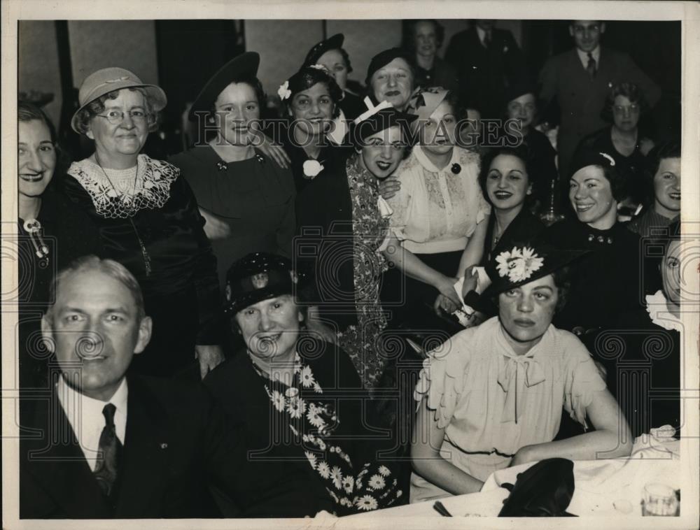 1936 Press Photo May Co merchandising party at Loyus gardens - Historic Images