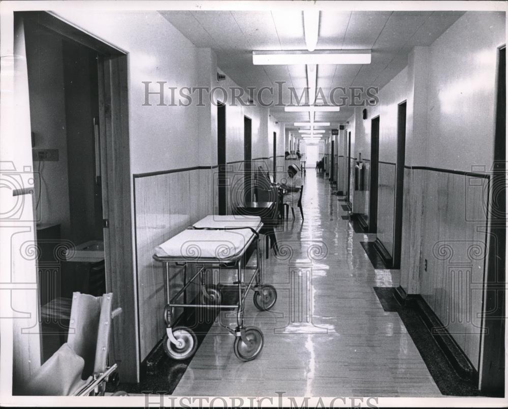 1963 Press Photo Newly renovated wing at Lake County Memorial Hospital (east) - Historic Images