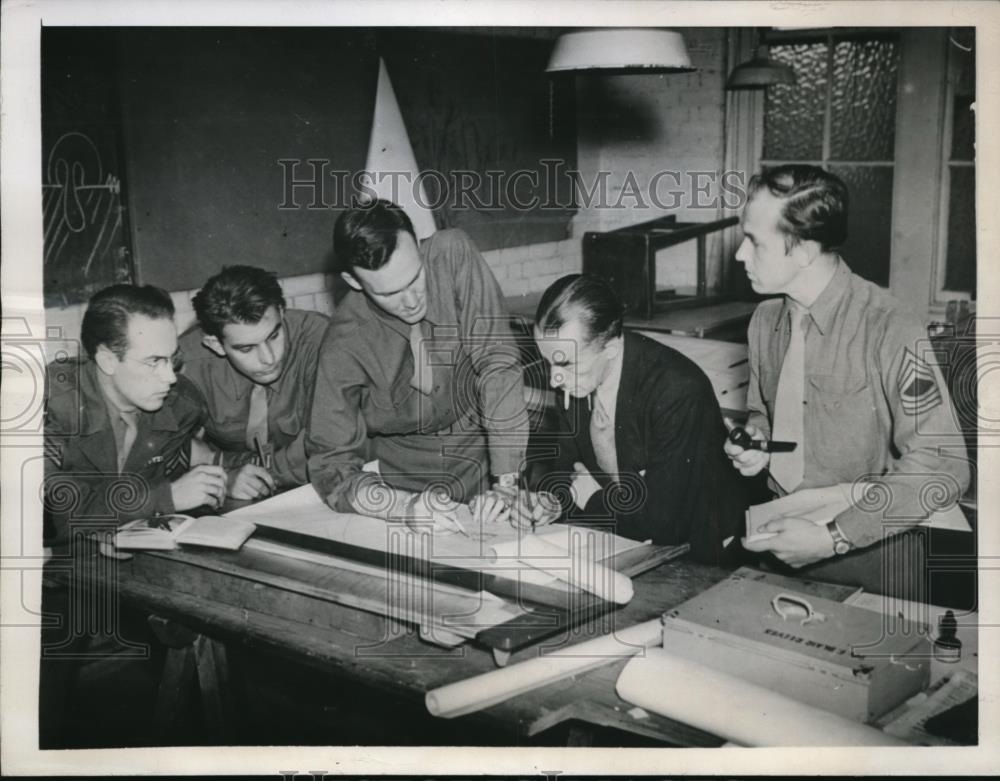 1945 Press Photo Soldier Students at School of Architecture in London - Historic Images