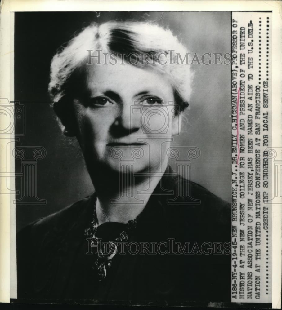 1945 Press Photo Dr Emily Hickman Professor of History at the New Jersey College - Historic Images