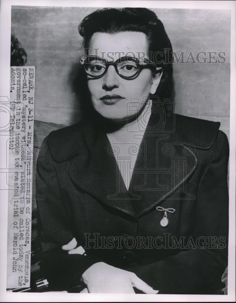 1954 Press Photo Mrs. Auraura Navarra, Witness in trial of Harold John Adonis - Historic Images