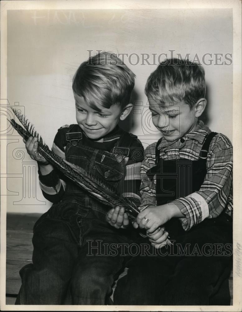 1939 Press Photo Jack Savage And Richard Ovacek - Historic Images