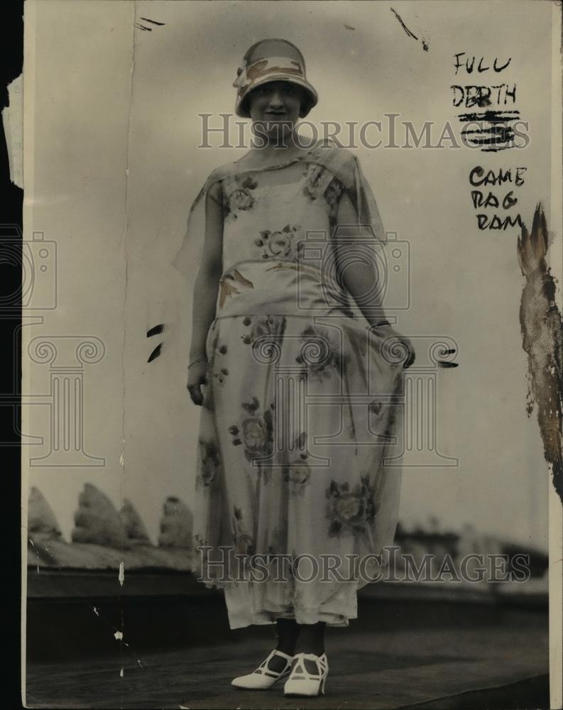 1924 Press Photo Miss Mary Hicks of Cinncinati Ohio - Historic Images