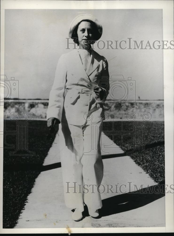 1936 Press Photo socialite Mrs. Morris S. Wadley at British Colonial, Nassau - Historic Images