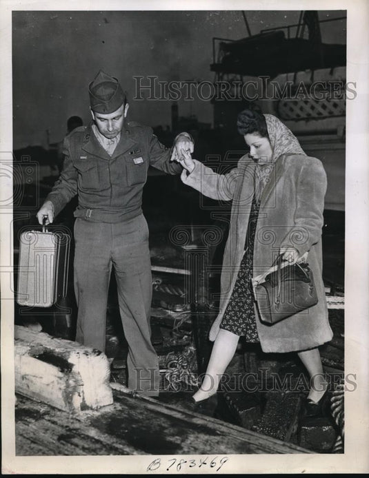 1946 Press Photo Boston Mass Army Authorities have taken charge of a British War - Historic Images