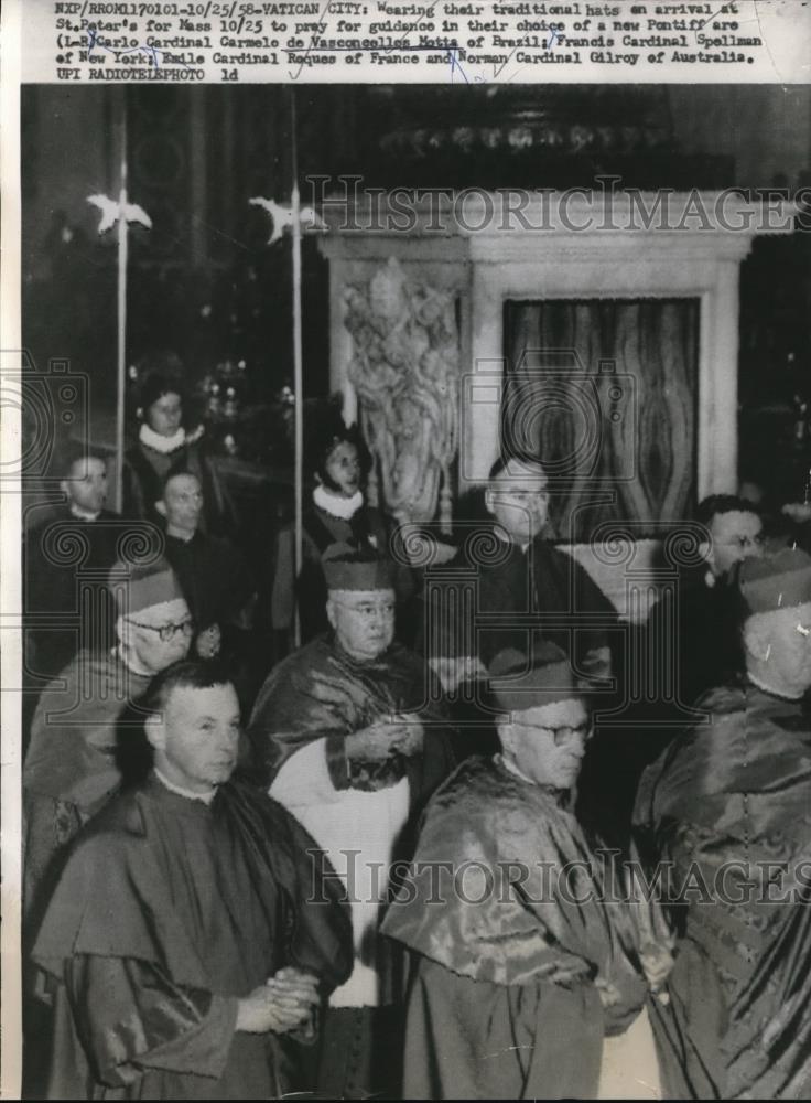 1958 Press Photo Vatican City arriving at St Peters to pray for guidance in - Historic Images