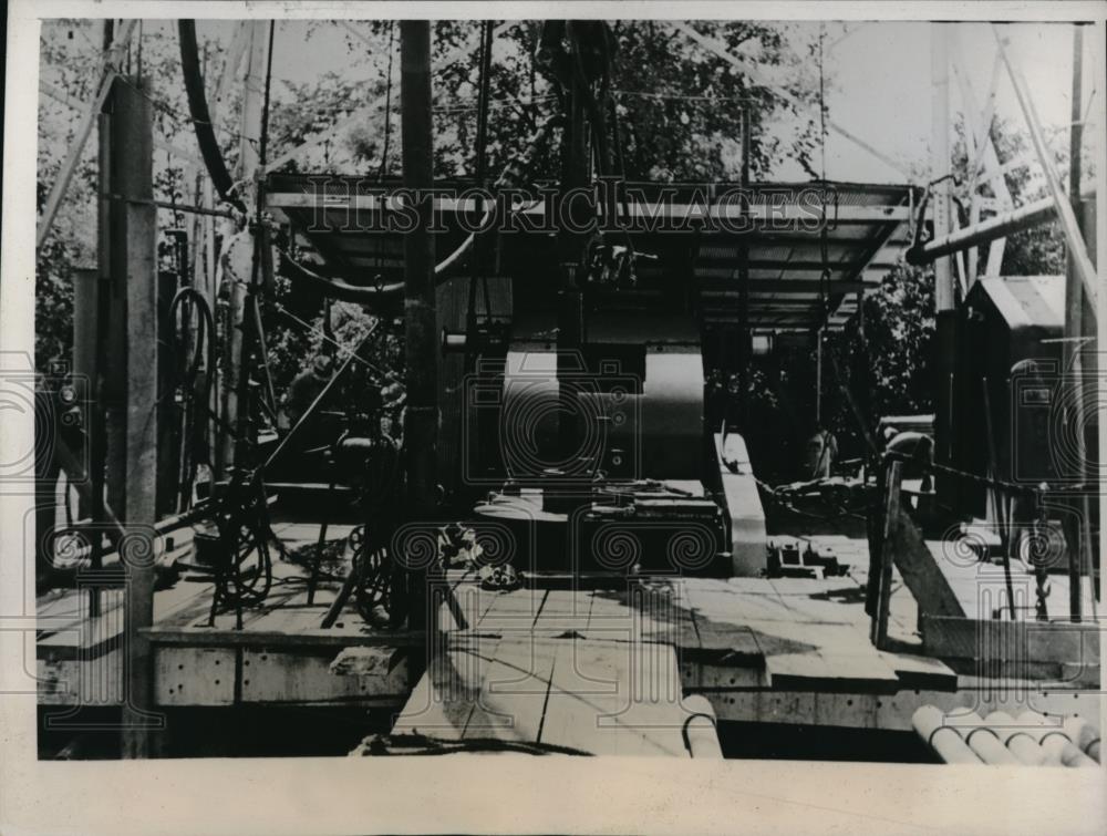 1937 Press Photo Oil well equipment at S Illinois oil deposits - Historic Images