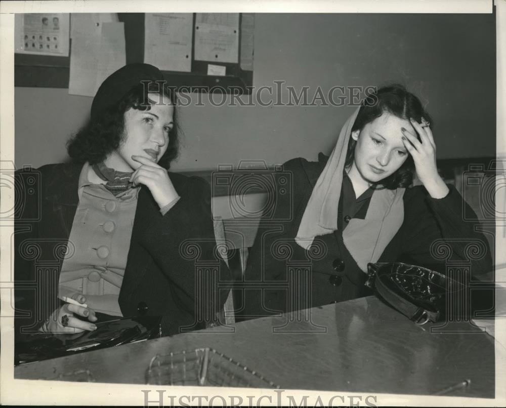 1939 Press Photo Mrs. Frances Stephens and Maxine Baxter - Historic Images