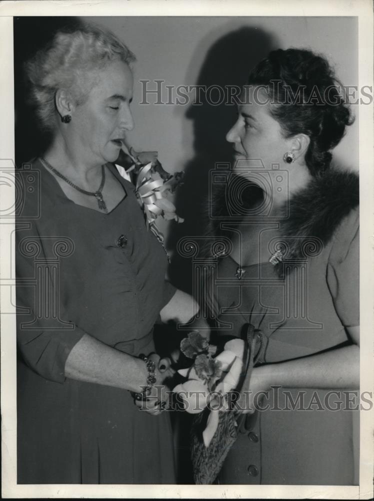 1946 Press Photo Mrs Thomas Garrison retiring president of National Council - Historic Images