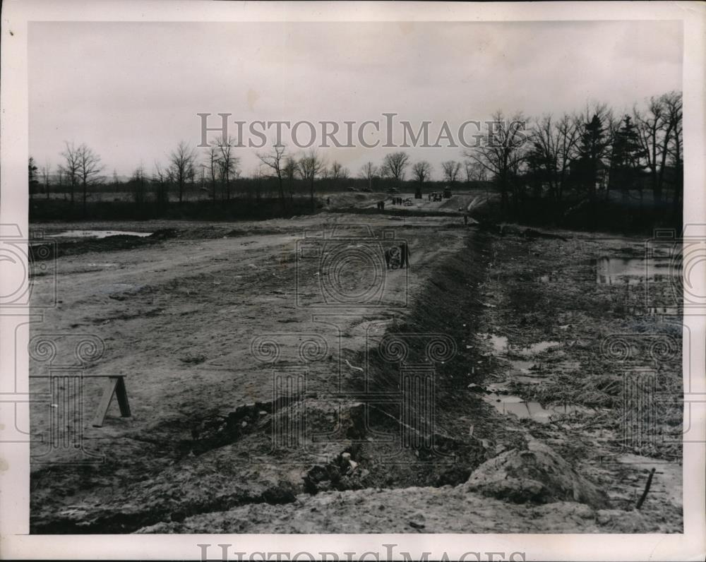 1940 Press Photo Canadian Highway Queen Elizabeth Fill Deposited Dynamite - Historic Images