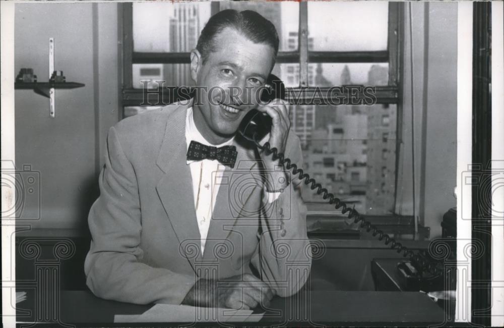 1957 Press Photo John Stewart Service in his New York Exporting Office. - Historic Images