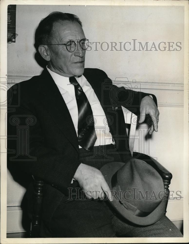 1941 Press Photo Edward Boehmer Owner Of Trailer Village Camp - Historic Images