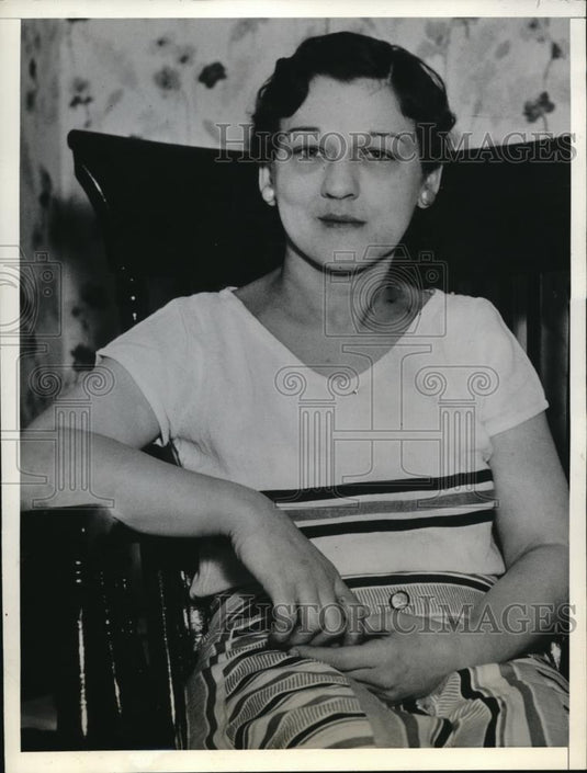 1935 Press Photo Miss Anna Becker pleads for "mercy death" to end suffering - Historic Images