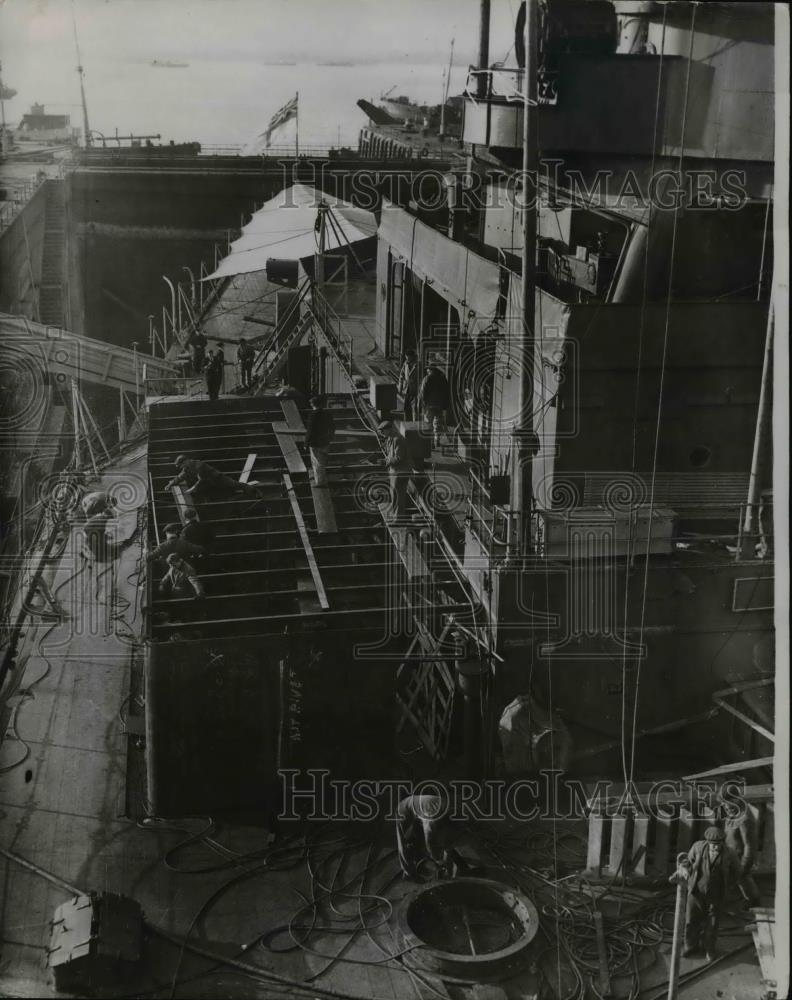 1939 Press Photo Battlecruiser Repulse built at Portsmouth drydock - Historic Images