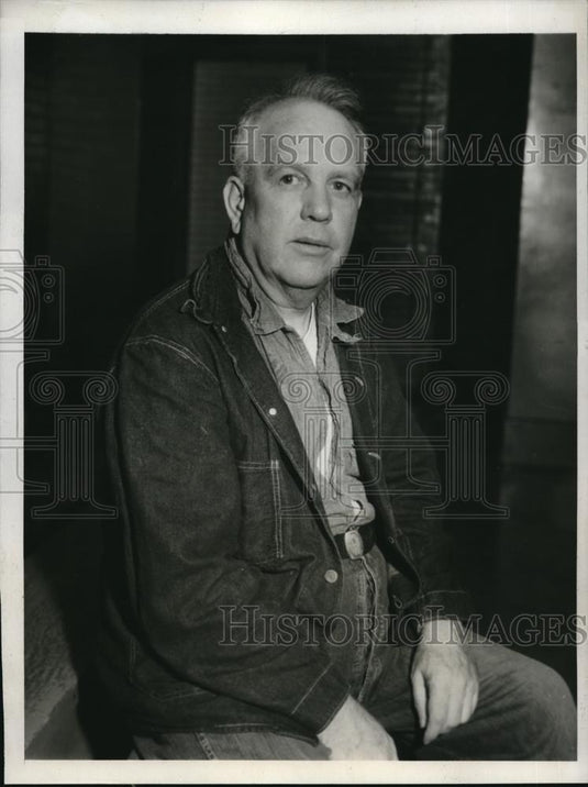 1932 Press Photo Liberty A Hill in Los Angeles County Jail after embezzling - Historic Images