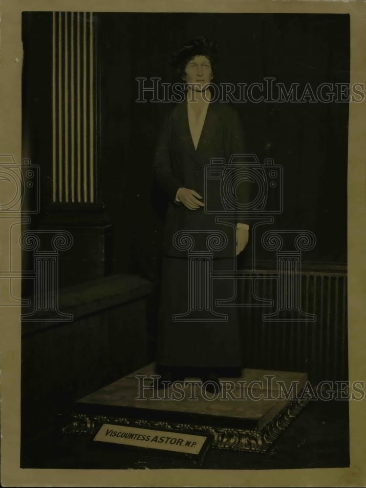 1920 Press Photo Viscountess Astor Statue at Madame Taussauds Hall of Fame - Historic Images