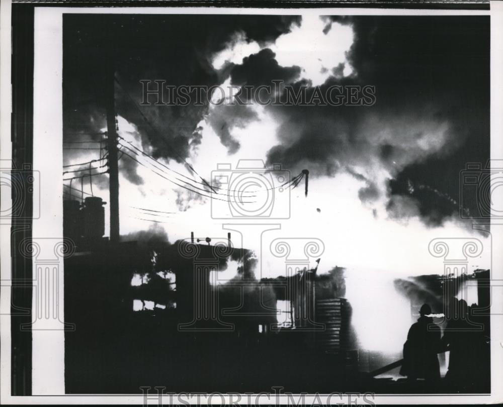 1967 Press Photo Norristown Pa view of fire visible for nearly 20 miles swept - Historic Images