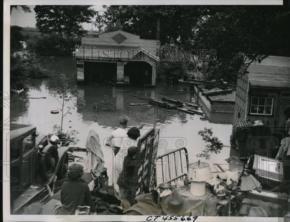 1938 Press Photo Heavy rains bring floods to Chicago District, Illinois - Historic Images