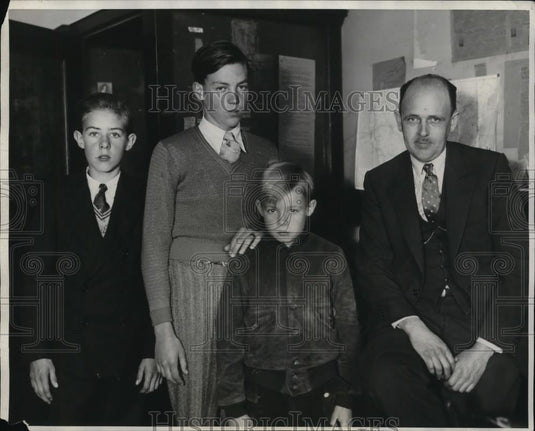 1932 Press Photo W. Weberg, C. Savins, R. Weberg & N. Hill appear in court - Historic Images