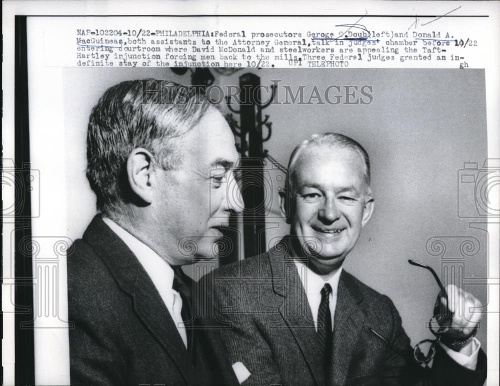 1939 Press Photo George C. Doub &amp; Donald A. MacGuineas talk in judges&#39; chamber - Historic Images