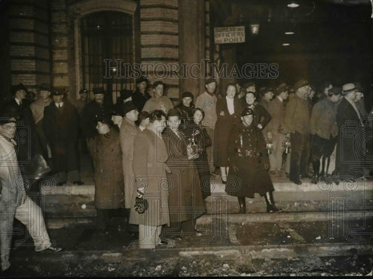 1936 Press Photo Huge crowds greet ex-King Edward at Boulogne - Historic Images