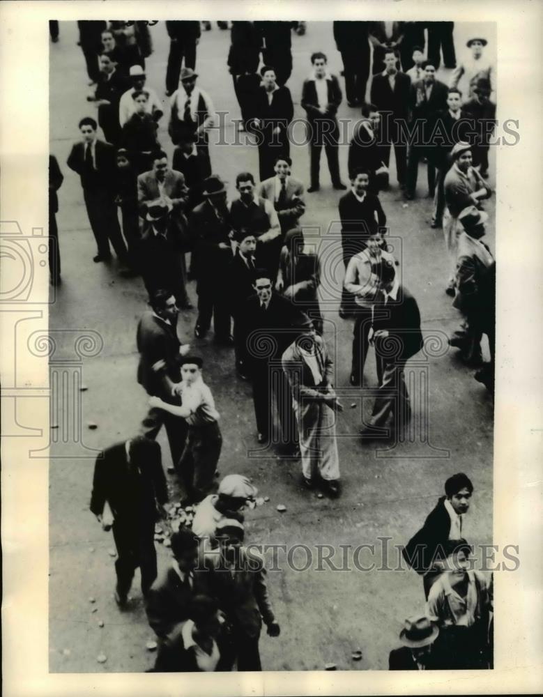 1941 Press Photo Mexico City Mex. Student protest at Foreign Relations bldg - Historic Images