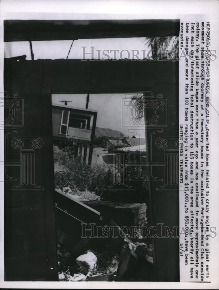 1958 Press Photo Portugese Bend California Club Seaside Colony Damaged Homes - Historic Images