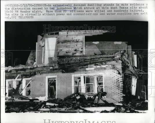 1970 Press Photo Lubbock extensively damaged dwelling is evidence of destruction - Historic Images