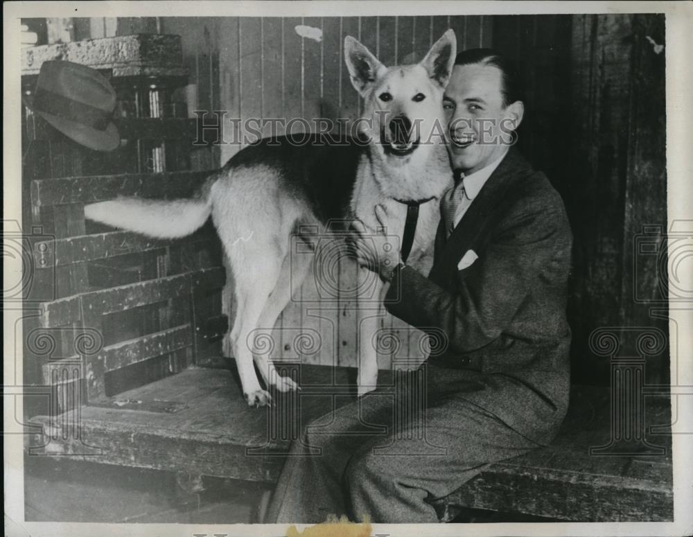 1934 Press Photo Griff Williams with Dog Bold After Being Stolen - Historic Images