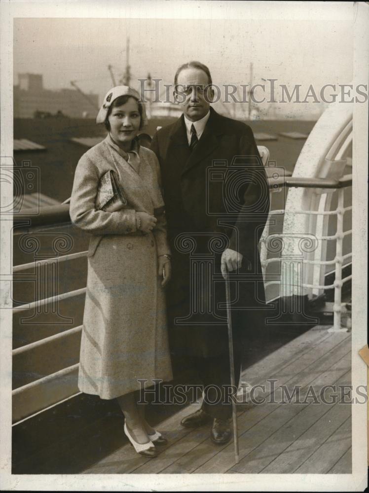 1931 Press Photo William S. Culbertson with Daughter Junia At New York Pie - Historic Images
