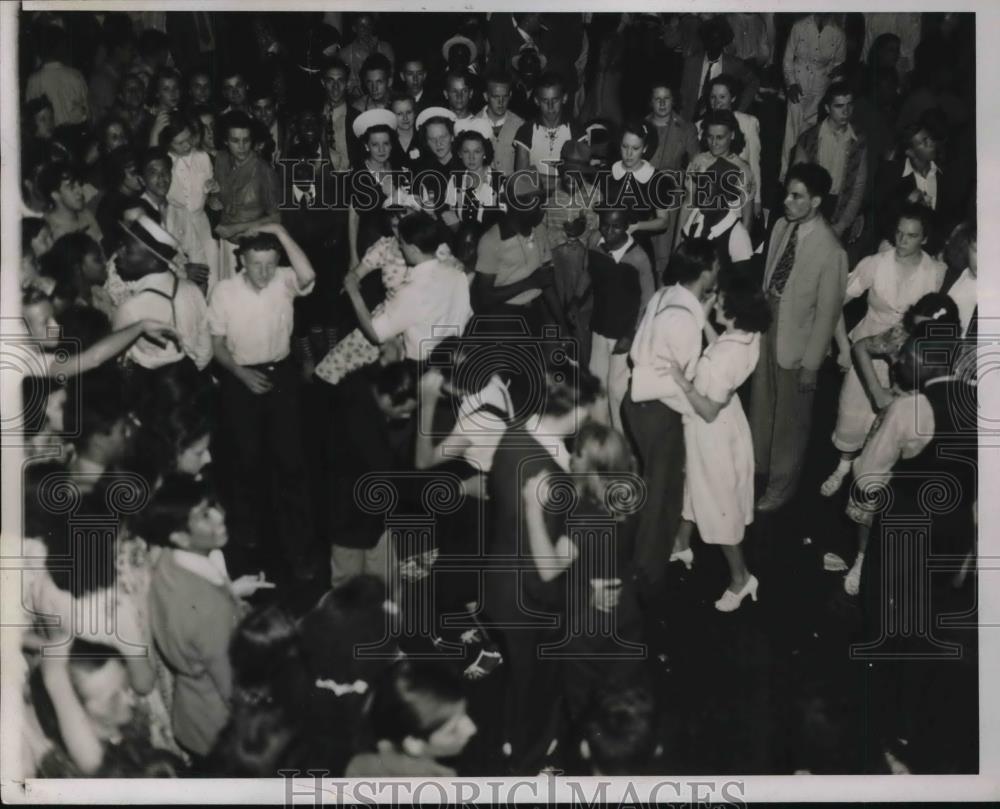 1938 Press Photo Chicago Ill photo shows part of 150,000 that crowded into - Historic Images