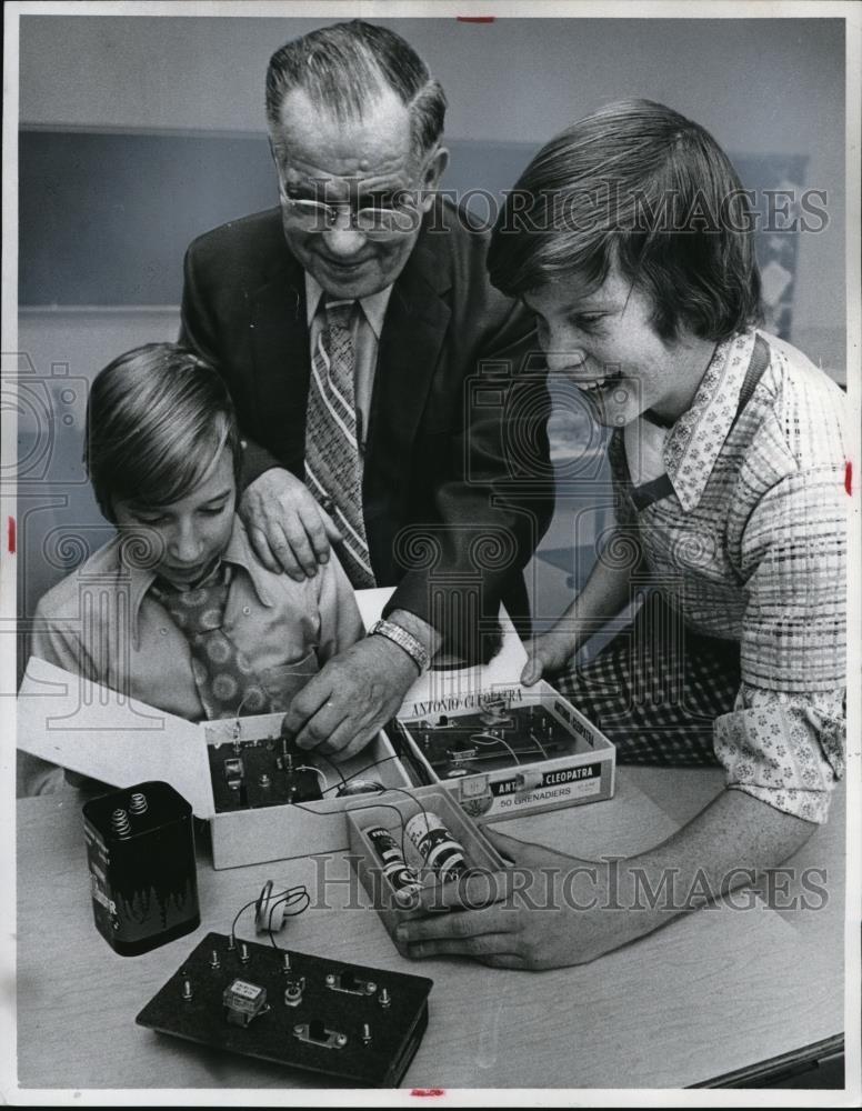 1975 Press Photo Mark Donnelly, Andrew Spisak and Brian Loftus at St Luke School - Historic Images