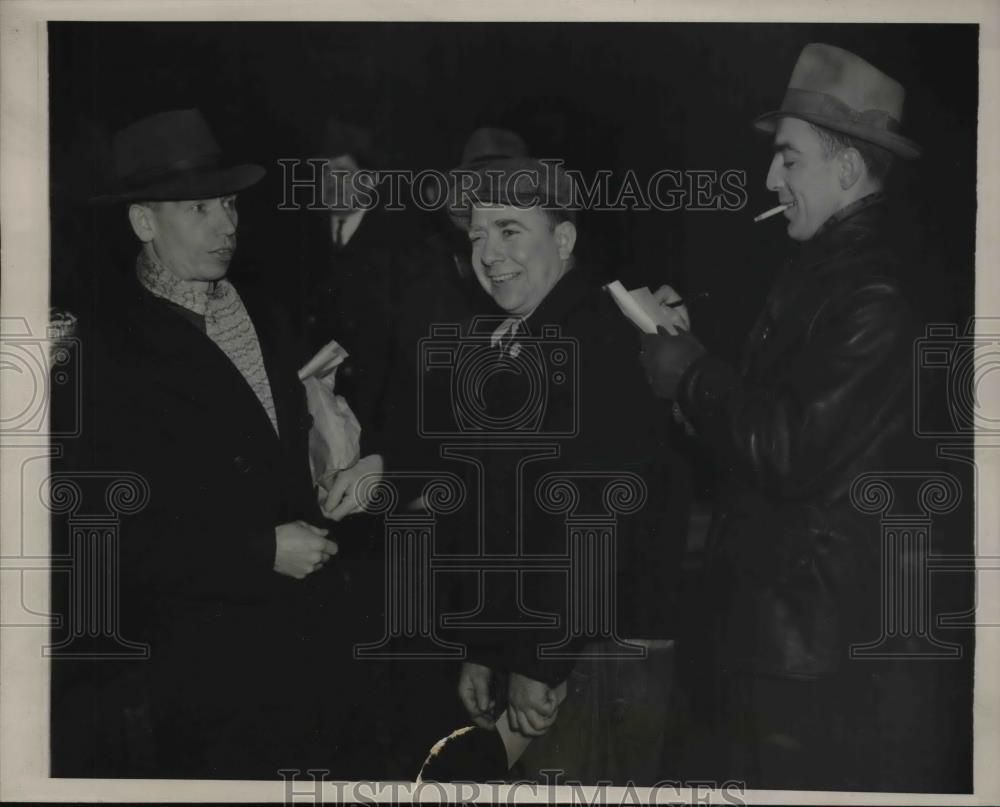 1941 Press Photo J. Oskvarek &amp; J. Metzger of Packinghouse Workers&#39; Org. Comm. - Historic Images