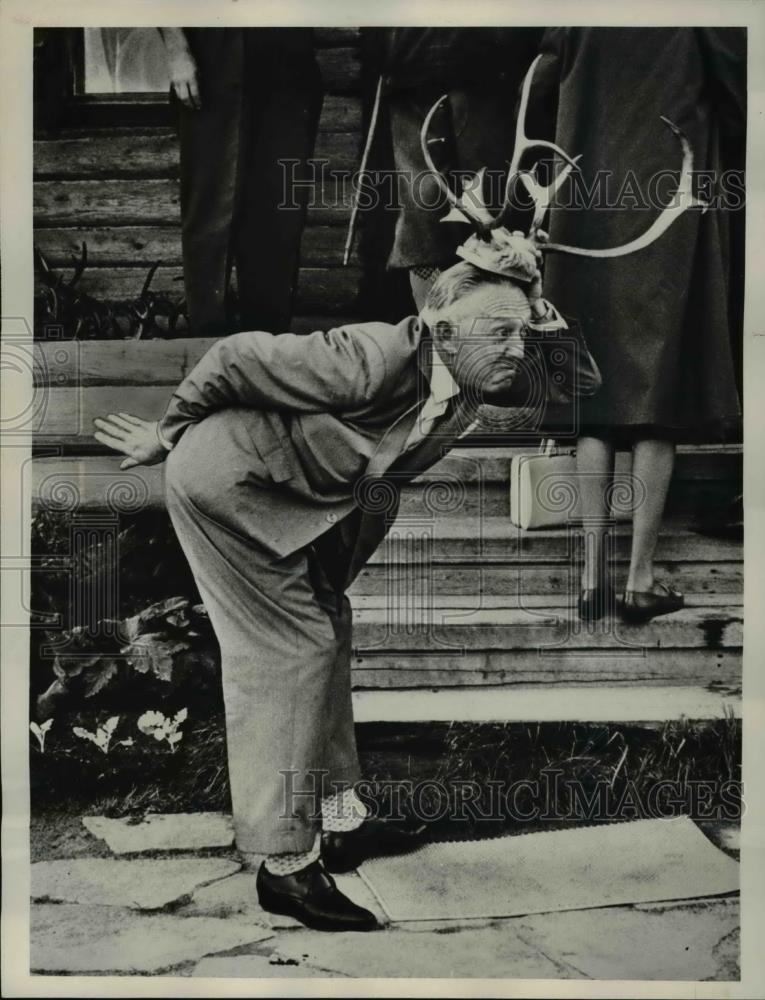 1961 Press Photo Antlered Tourist named Jim pose like a reindeer upon arrival - Historic Images